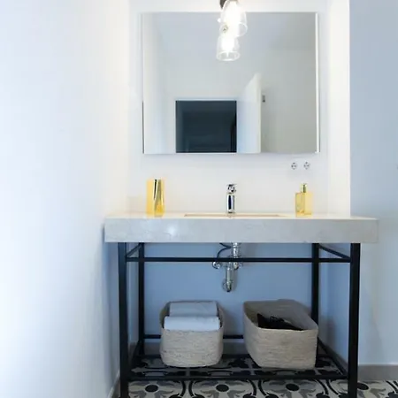 Saravia Only Families Apartment