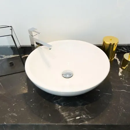 Saravia Only Families